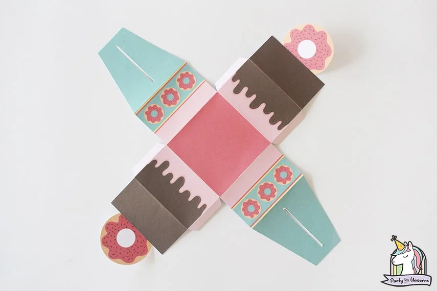 Donut Favor Box Step 6