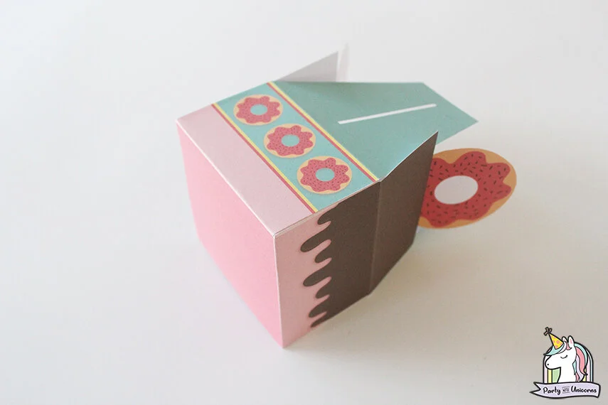 Donut Favor Box Step 7