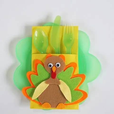 DIY Thanksgiving Felt Turkey Cutlery Holder