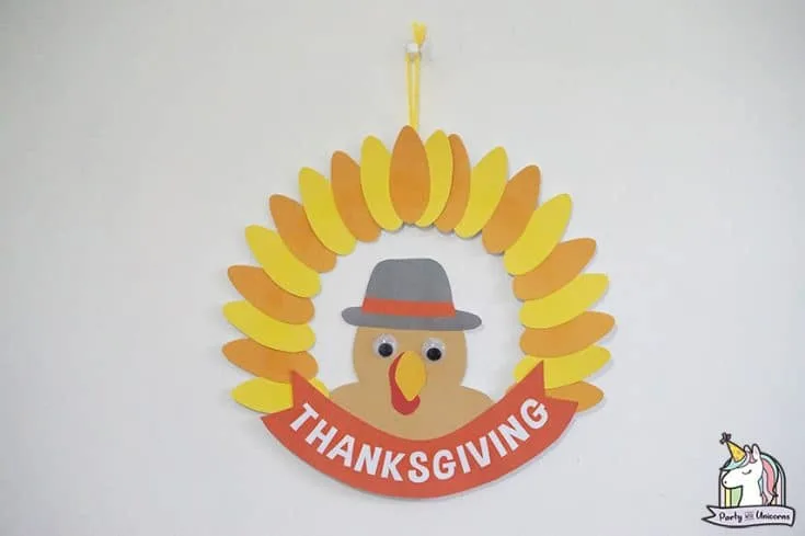 Thanksgiving-Turkey-Paper-Wreath-Step-10-735x489.jpg.webp
