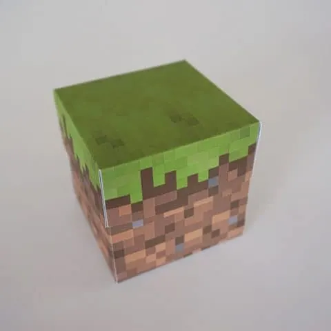 DIY Minecraft Party Favor Box