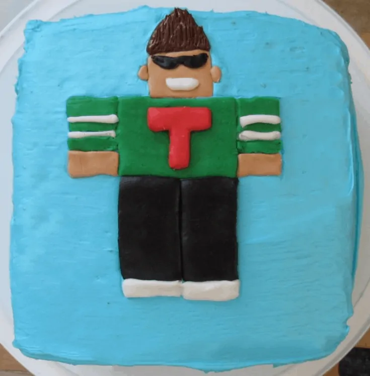 26 Roblox Cake Ideas Recipes Tutorials Tips And Supplies - roblox noob cakes images